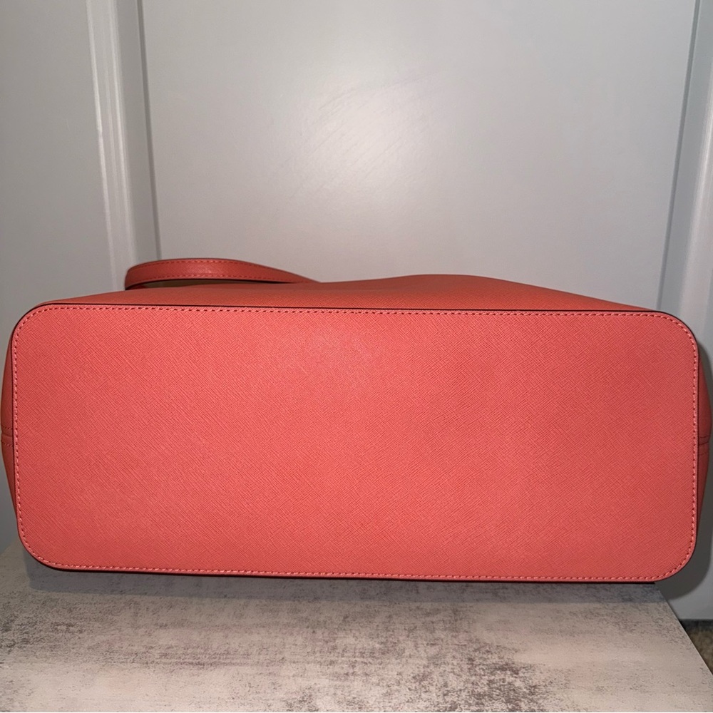 Michael Kors Peach Large Tote Bag - Picture 7 of 12